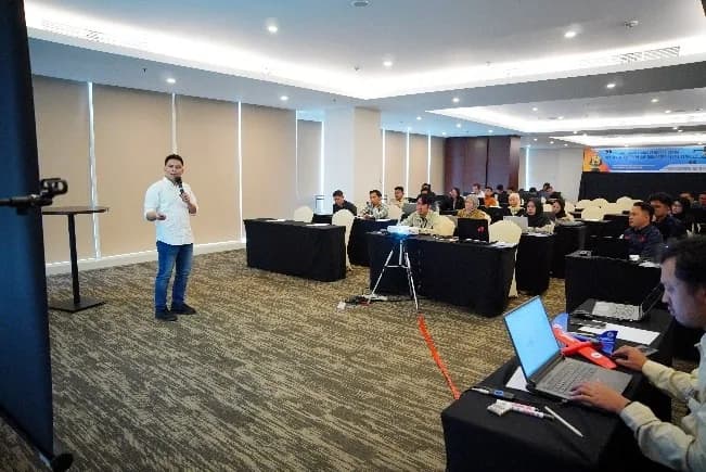 Sesi pelatihan drone dengan peserta korporat