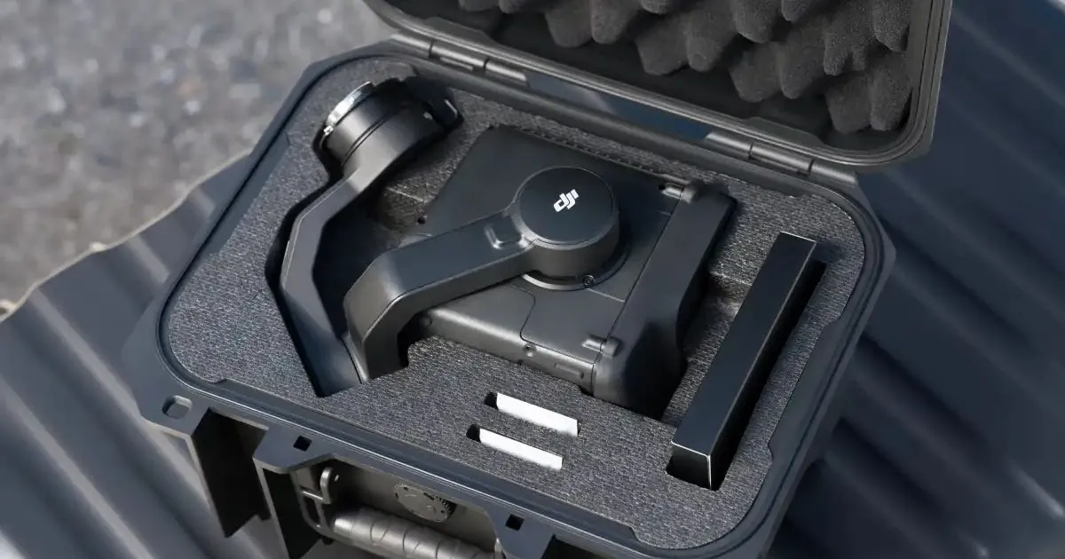 Unit DJI Zenmuse L3 tersimpan rapi dalam hard case bersama kartu memori CFexpress
