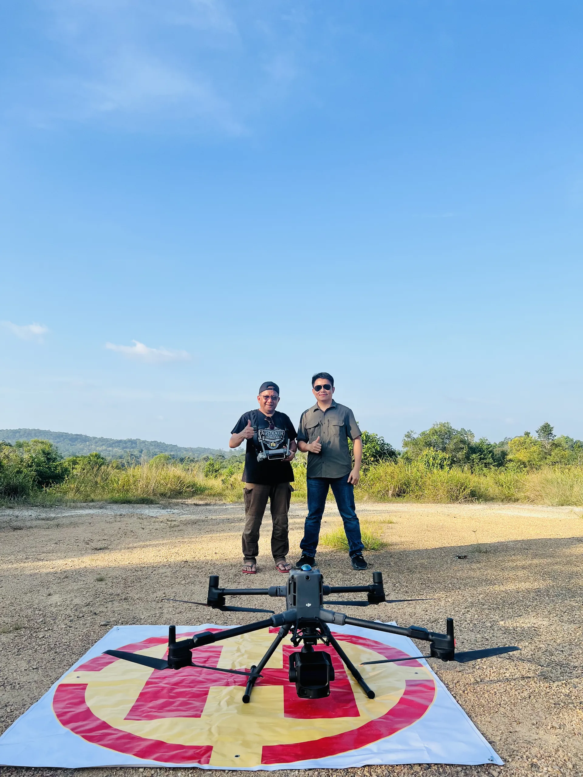Instruktur Liu Purnomo bersama peserta pelatihan drone Matrice 400 di Dabo Singkep